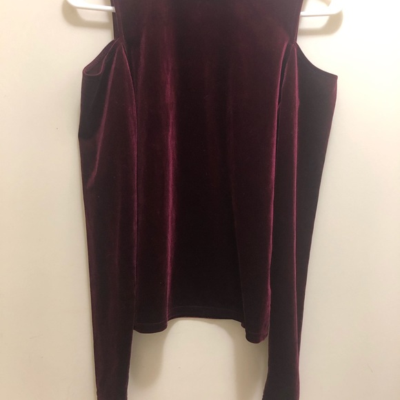 Clothes - Picture 3 of 16